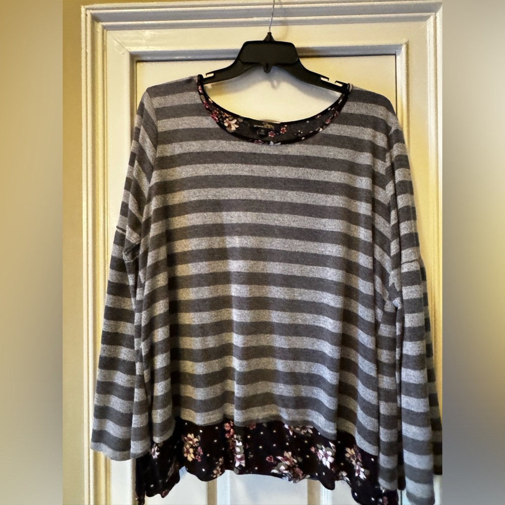 Suzanne Betro 4XL Black & Gray Striped And Floral Double Layer Shirt